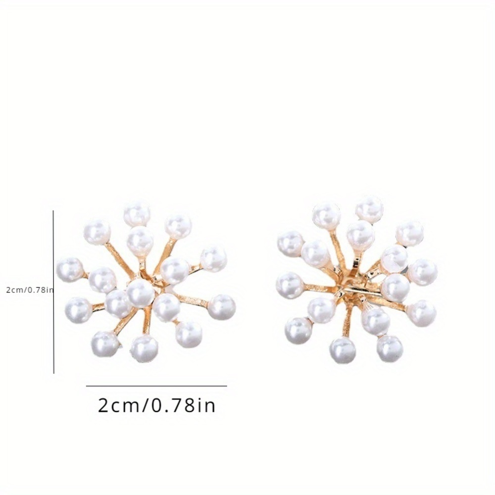Elegant Geometric Pearl Stud Earrings - Picture 5 of 6